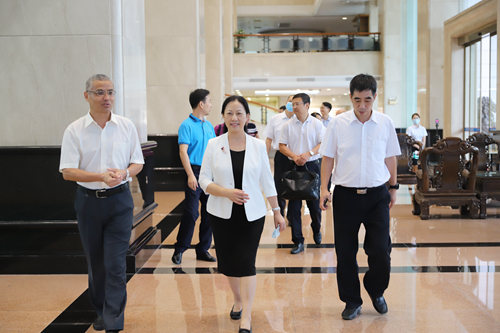 检察长,黄兆凡副检察长,计财科李爱兵科长等陪同调研,我院徐彪检察长